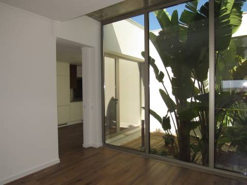 Moradia contemporânea 4 quartos a estrear