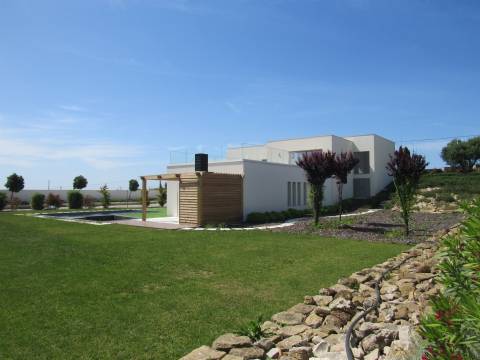 Moradia contemporânea 4 quartos a estrear