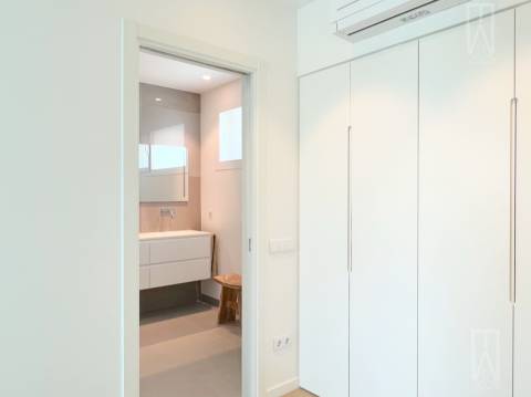 Imagine viver entre o charme tranquilo do campo e a energia vibrante da costa de prata em Portugal