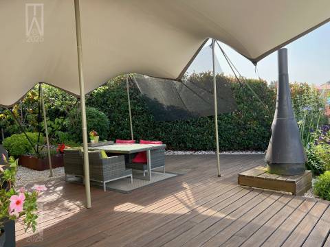 Imagine viver entre o charme tranquilo do campo e a energia vibrante da costa de prata em Portugal