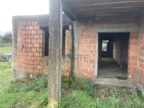 Moradia Isolada T4 Venda em Castro Vicente,Mogadouro