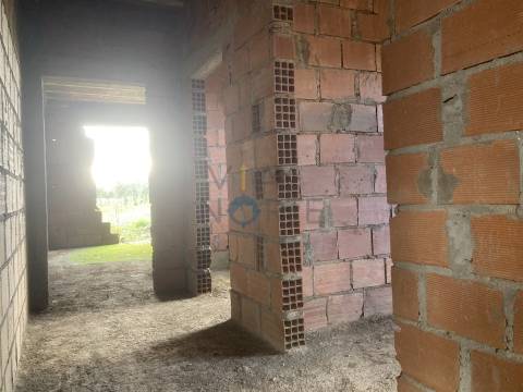 Moradia Isolada T4 Venda em Castro Vicente,Mogadouro