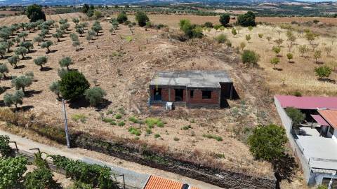 Moradia Isolada T4 Venda em Castro Vicente,Mogadouro