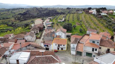 Moradia Rústica T2 Venda em Parada e Sendim da Ribeira,Alfândega da Fé