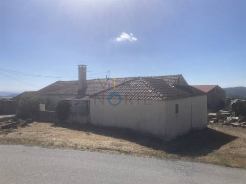 Moradia T4 Venda em Fonte Longa,Carrazeda de Ansiães
