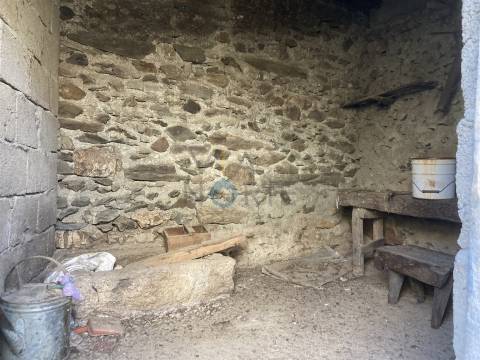 Moradia Devoluta  Venda em Eucisia, Gouveia e Valverde,Alfândega da Fé