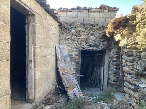 Moradia Devoluta  Venda em Eucisia, Gouveia e Valverde,Alfândega da Fé