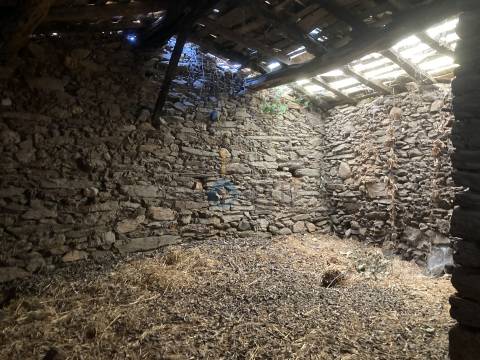 Moradia Devoluta  Venda em Eucisia, Gouveia e Valverde,Alfândega da Fé