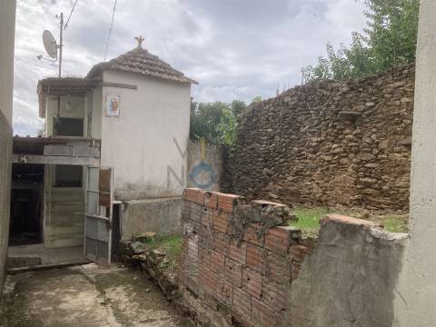 Moradia para Restaurar T2 Venda em Alfândega da Fé,Alfândega da Fé