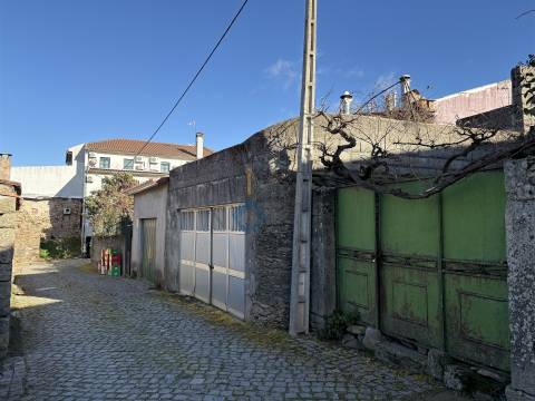Moradia Devoluta T6 Venda em Mogadouro, Valverde, Vale de Porco e Vilar de Rei,Mogadouro
