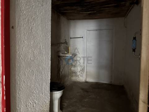 Moradia Devoluta T6 Venda em Mogadouro, Valverde, Vale de Porco e Vilar de Rei,Mogadouro