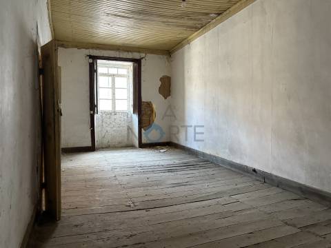 Moradia Devoluta T6 Venda em Mogadouro, Valverde, Vale de Porco e Vilar de Rei,Mogadouro