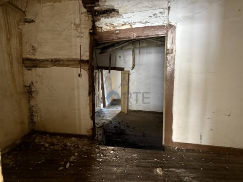 Moradia Devoluta T6 Venda em Mogadouro, Valverde, Vale de Porco e Vilar de Rei,Mogadouro