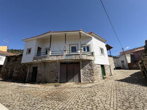 Moradia para Restaurar T2+1 Venda em Vilares de Vilariça,Alfândega da Fé