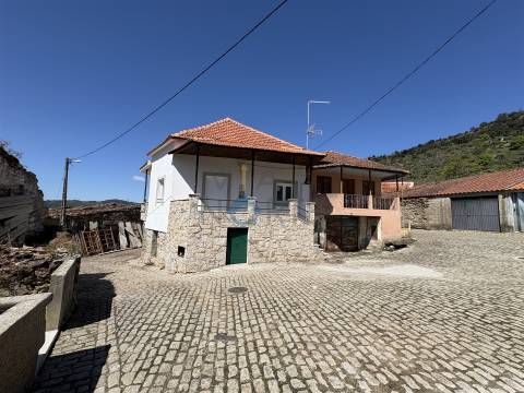 Moradia para Restaurar T2+1 Venda em Vilares de Vilariça,Alfândega da Fé