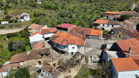 Moradia para Restaurar T2+1 Venda em Vilares de Vilariça,Alfândega da Fé