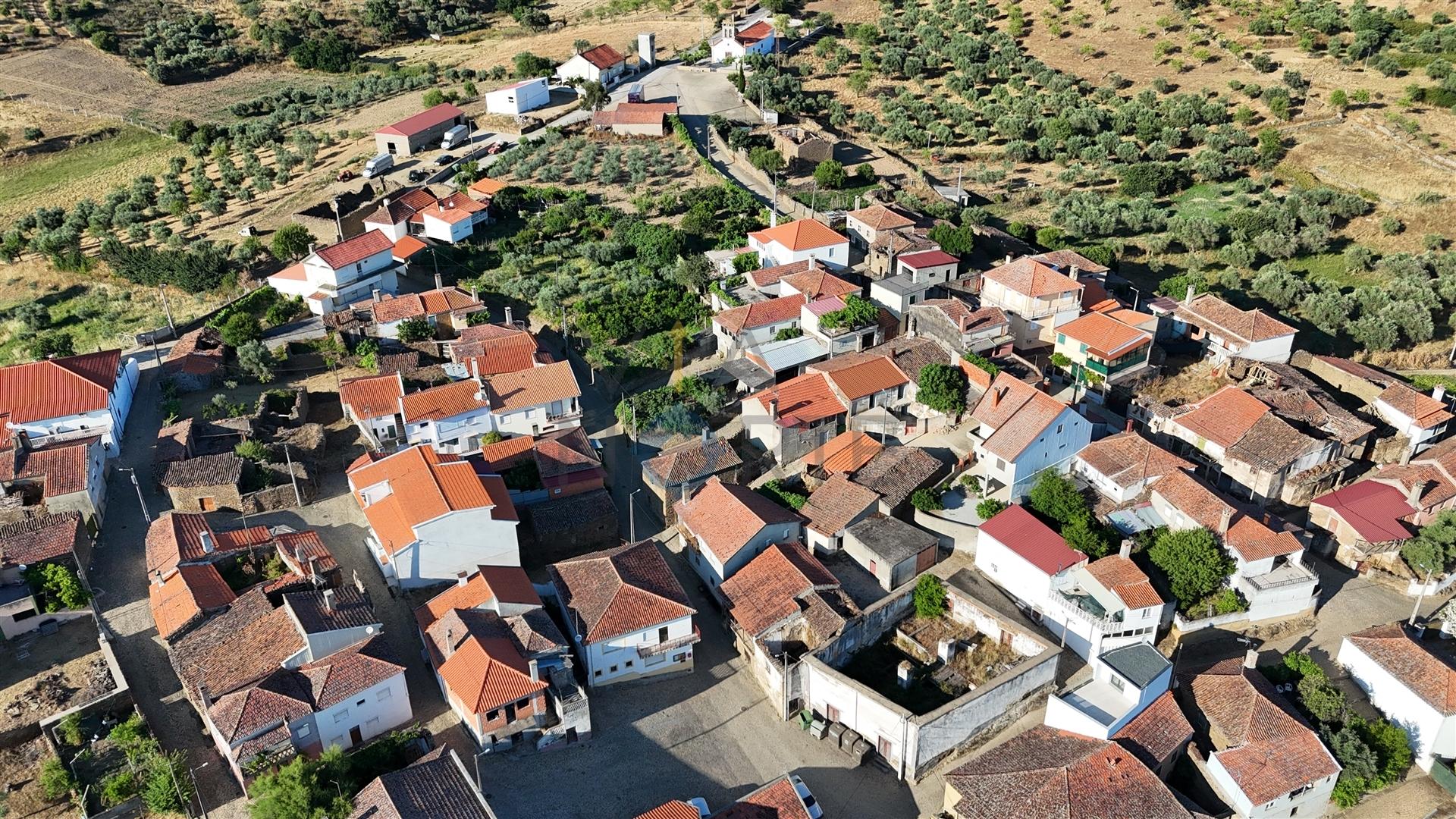 Moradia T3 Venda em Eucisia, Gouveia e Valverde,Alfândega da Fé