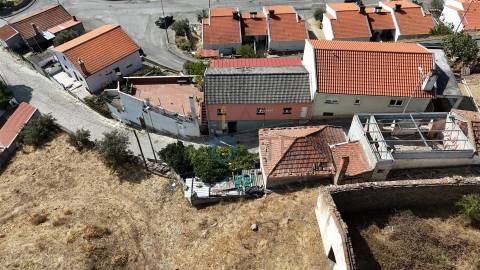 Moradia para Restaurar T2 Venda em Alfândega da Fé,Alfândega da Fé