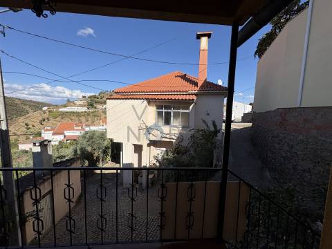 Moradia Rústica T2 Venda em Ferradosa e Sendim da Serra,Alfândega da Fé