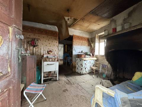 Moradia Devoluta T1 Venda em Alfândega da Fé,Alfândega da Fé