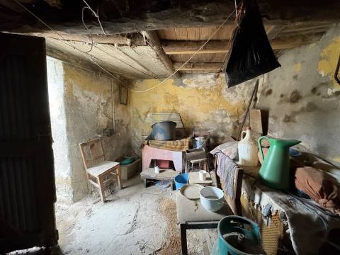 Moradia Devoluta T1 Venda em Alfândega da Fé,Alfândega da Fé