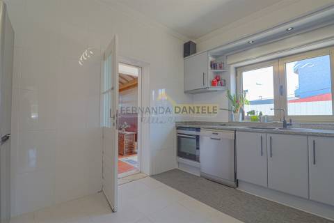 Moradia T4 a 850 metros da Praia da Madalena, em Vila Nova de Gaia!