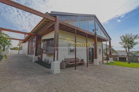 Moradia T4 a 850 metros da Praia da Madalena, em Vila Nova de Gaia!