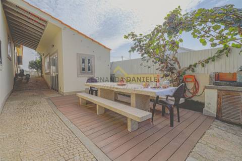 Moradia T4 a 850 metros da Praia da Madalena, em Vila Nova de Gaia!