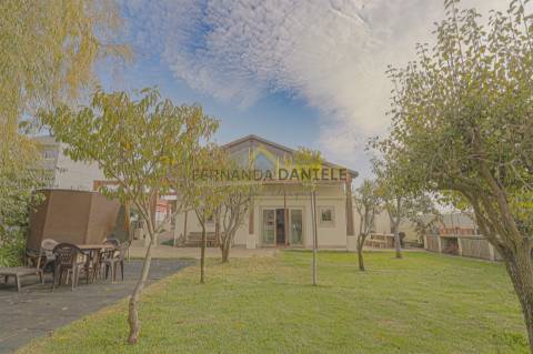 Moradia T4 a 850 metros da Praia da Madalena, em Vila Nova de Gaia!