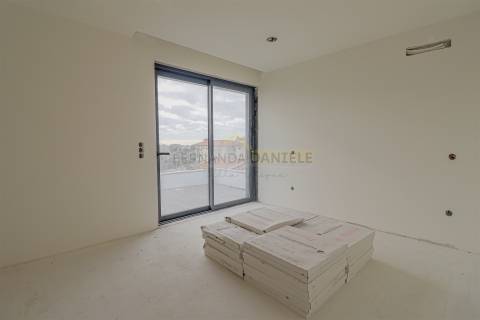 Apartamento T4  - Condomínio Feira’s Prime