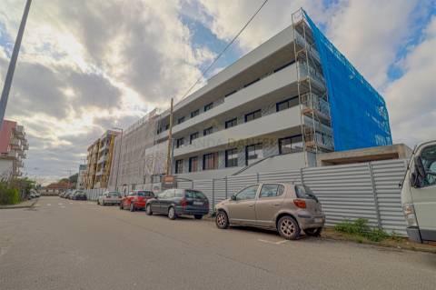 Magnífica cobertura T4,  Condomínio Feira’s Prime