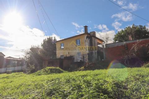 Moradia para restaurar em Cucujães