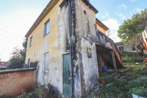 Moradia para restaurar em Cucujães