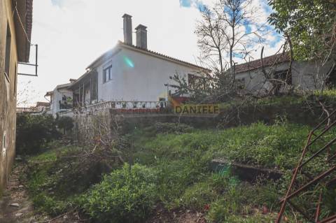 Moradia para restaurar em Cucujães