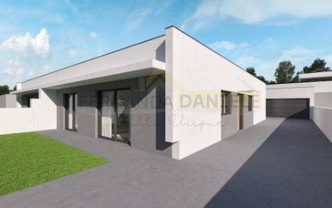 Moradia  Nova Térrea T3 Geminada na Feira!