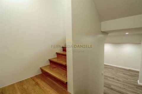 Moradia T4, nova e moderna, em Espinho.