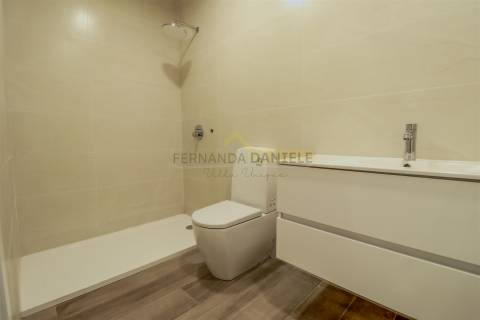 Moradia T4, nova e moderna, em Espinho.