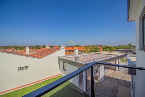 Moradia Nova Isolada T4 em Esmoriz
