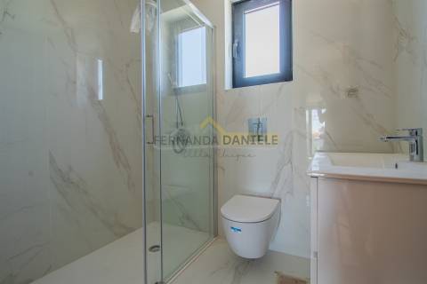 Moradia Nova Isolada T4 em Esmoriz