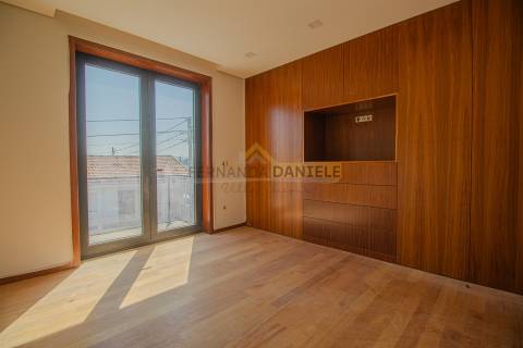 Moradia Nova Isolada T4 em Esmoriz