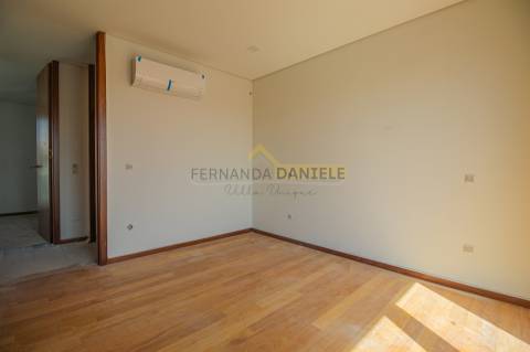 Moradia Nova Isolada T4 em Esmoriz