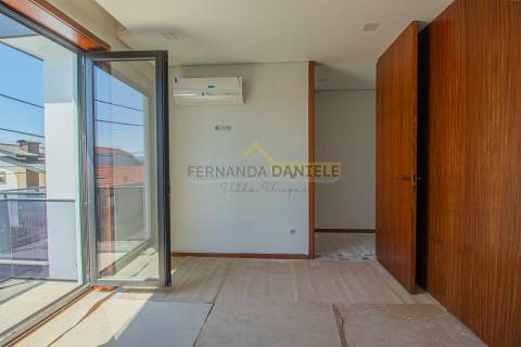 Moradia Nova Isolada T4 em Esmoriz