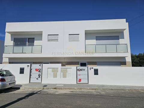 Moradia T3+1 em Lobão: O Seu Novo Lar de Sonho!