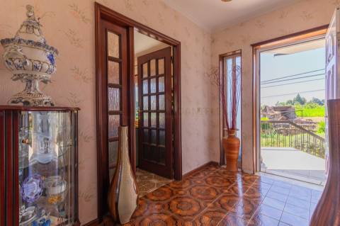 Moradia isolada T4, com terreno de 900 metros em Sanfins