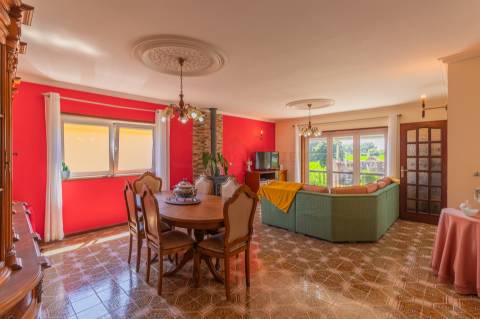 Moradia isolada T4, com terreno de 900 metros em Sanfins