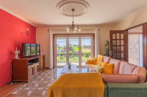 Moradia isolada T4, com terreno de 900 metros em Sanfins