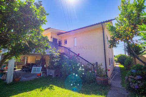 Moradia isolada T4, com terreno de 900 metros em Sanfins