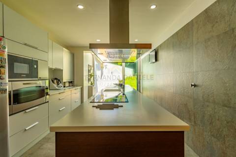 Moradia dos Seus Sonhos: T3 Térrea com Piscina e maravilhoso Terreno de 9960m²