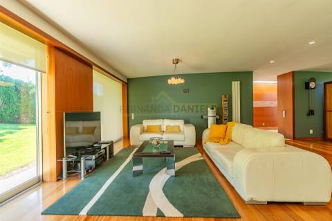 Moradia dos Seus Sonhos: T3 Térrea com Piscina e maravilhoso Terreno de 9960m²