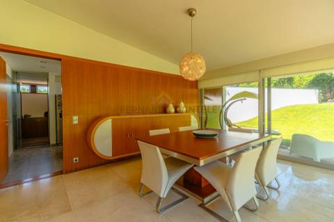 Moradia dos Seus Sonhos: T3 Térrea com Piscina e maravilhoso Terreno de 9960m²